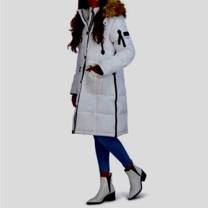 NWT Canada Weather Gear
Women's Heavyweight Dual Pocket Parka Jacket, Size S